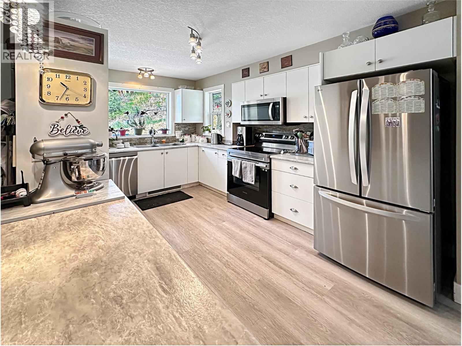 175 DOLLIE Street - 4