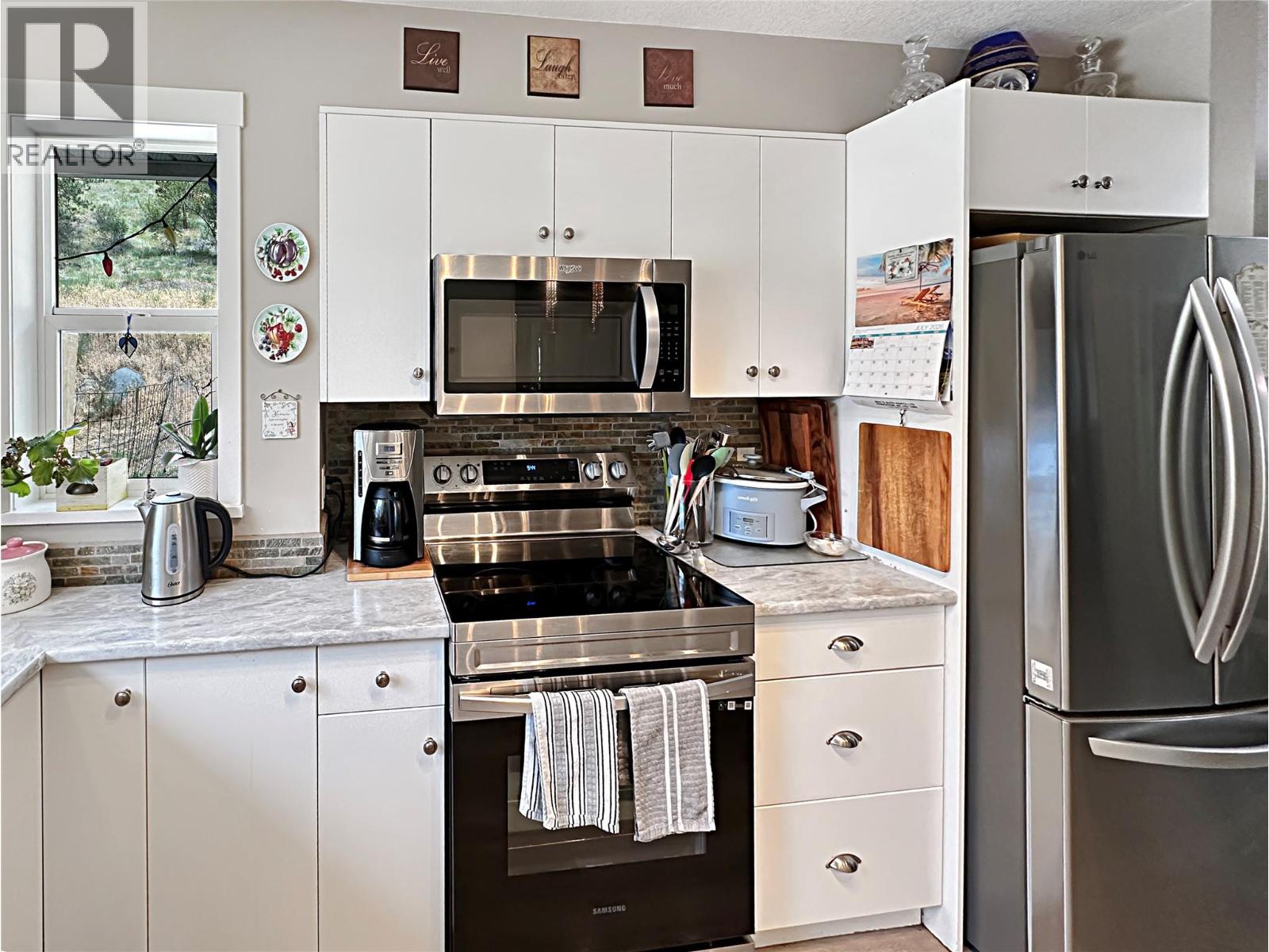 175 DOLLIE Street - 6