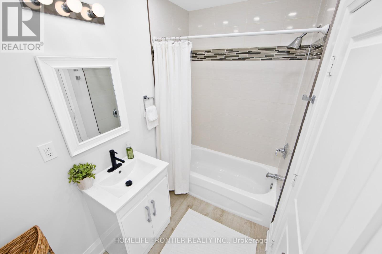 2138 TRUSCOTT DRIVE - 23