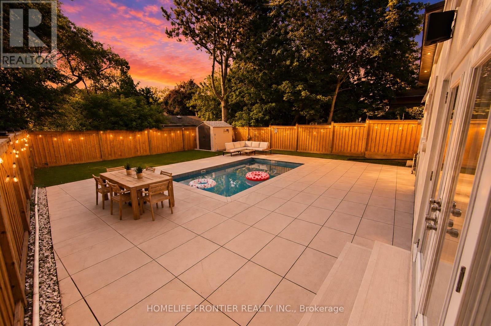 2138 TRUSCOTT DRIVE - 30