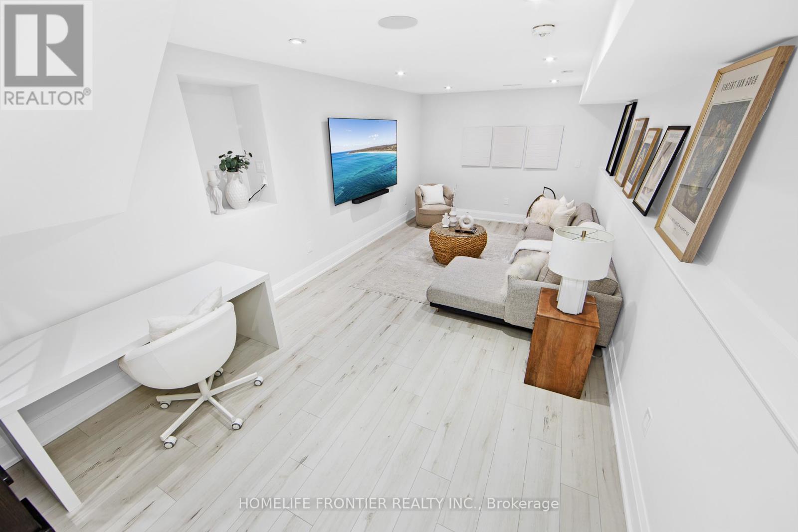 2138 TRUSCOTT DRIVE - 27