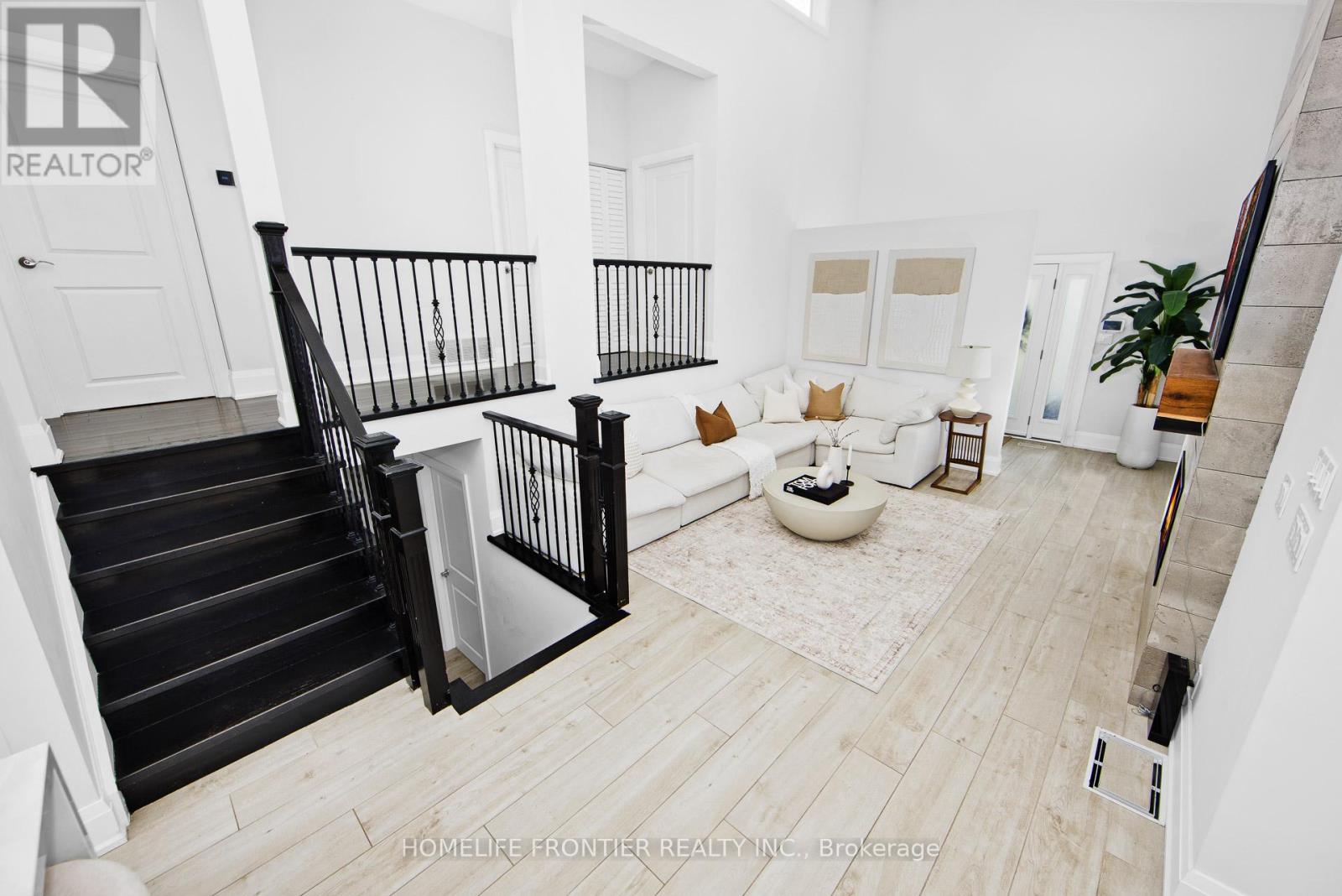 2138 TRUSCOTT DRIVE - 8