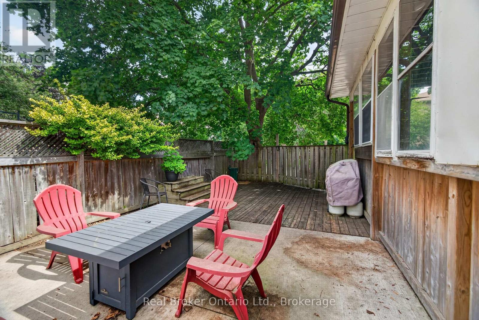2 HERLAN AVENUE - 34