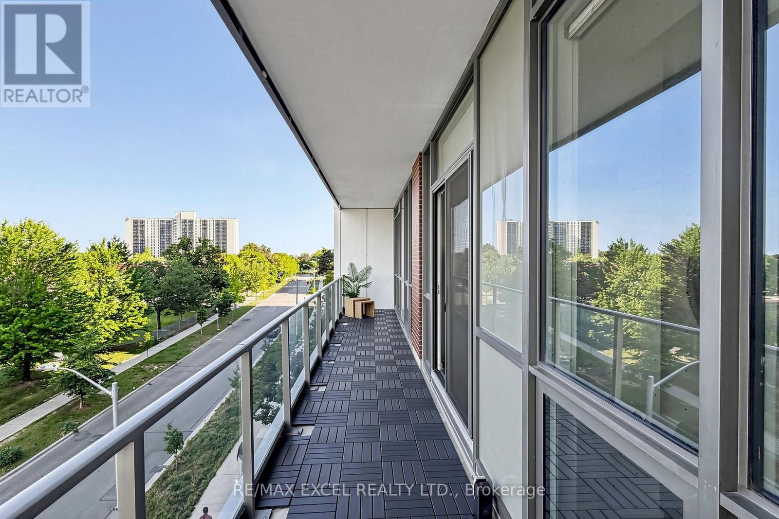 #307 38 FOREST MANOR ROAD - 29