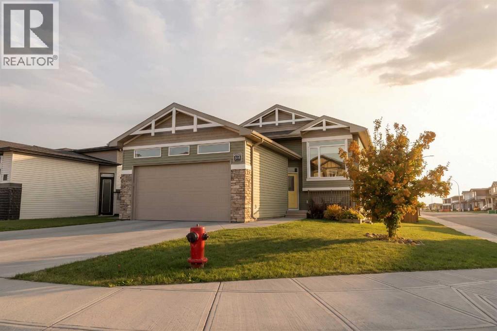 318 Lynx Road N - 1