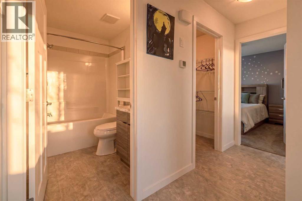 318 Lynx Road N - 38