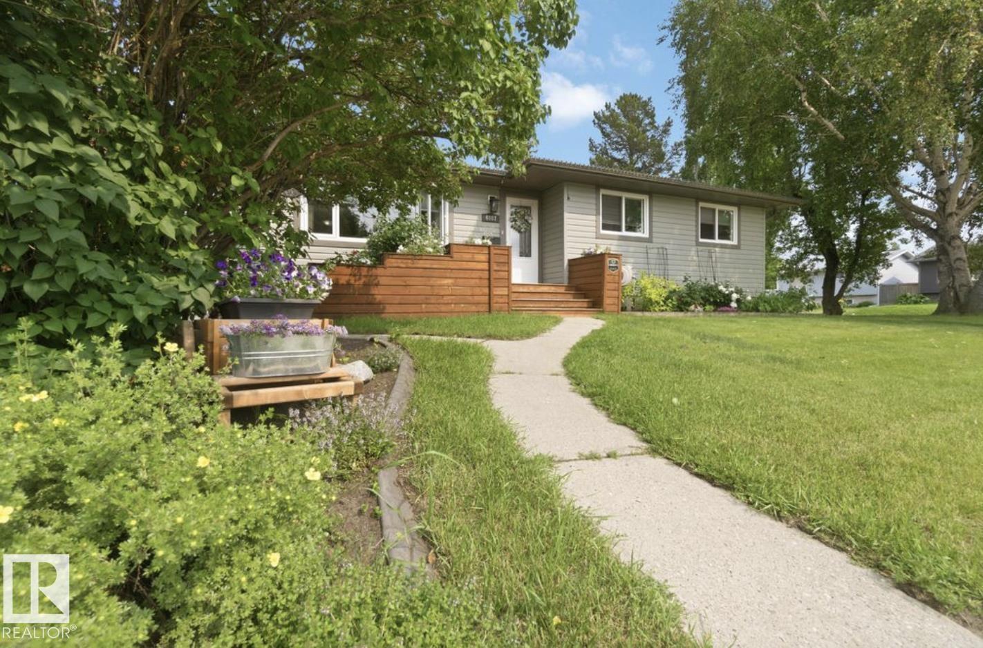 4007 45 Street - photo 3