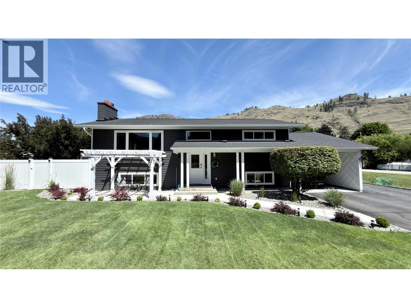461 Eighth Avenue, Midway