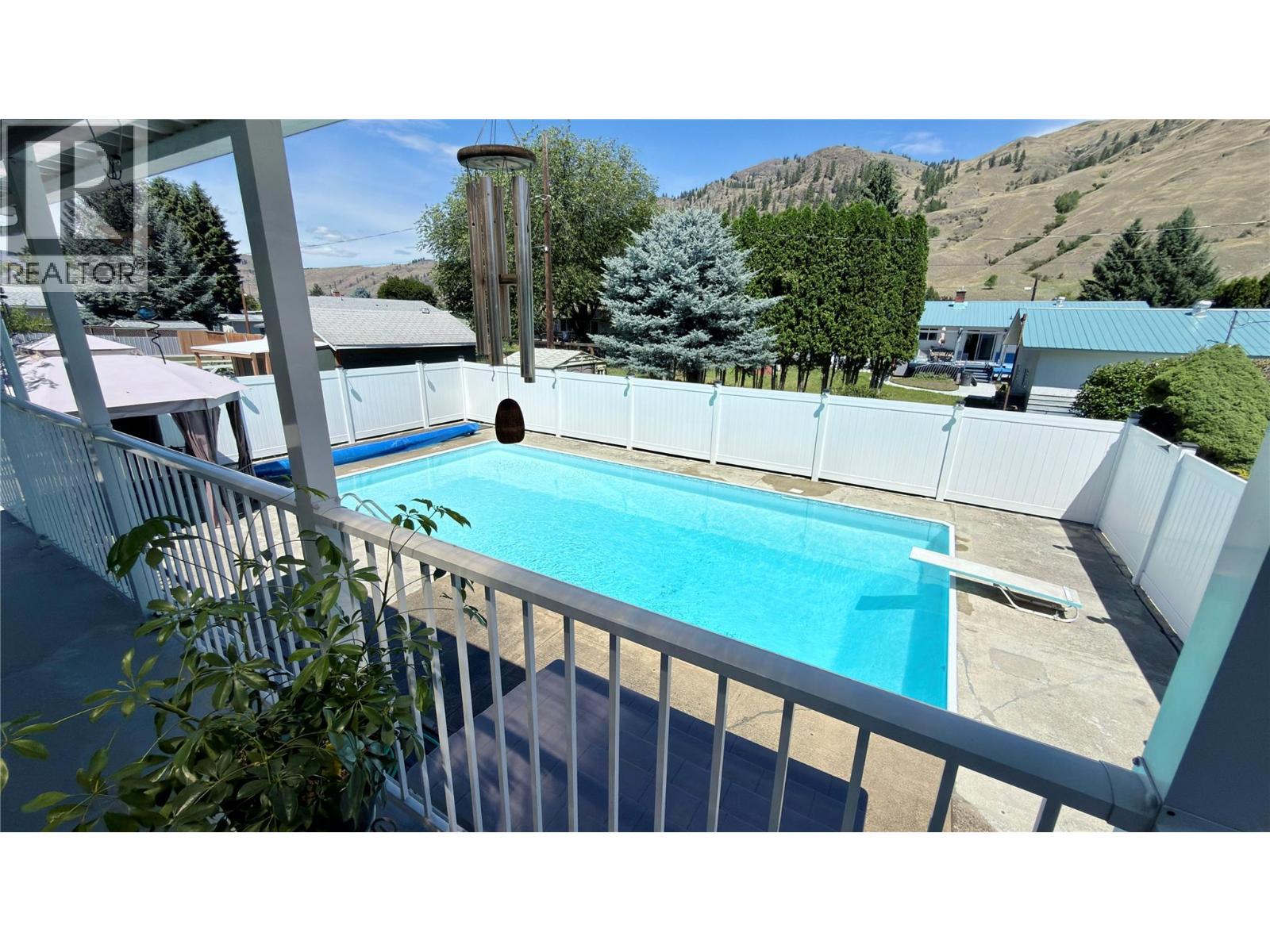 461 Eighth Avenue - 12