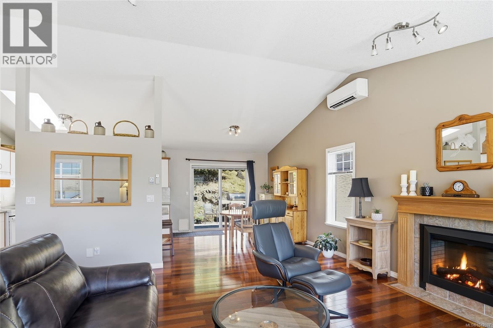 339 Nottingham Dr - 7