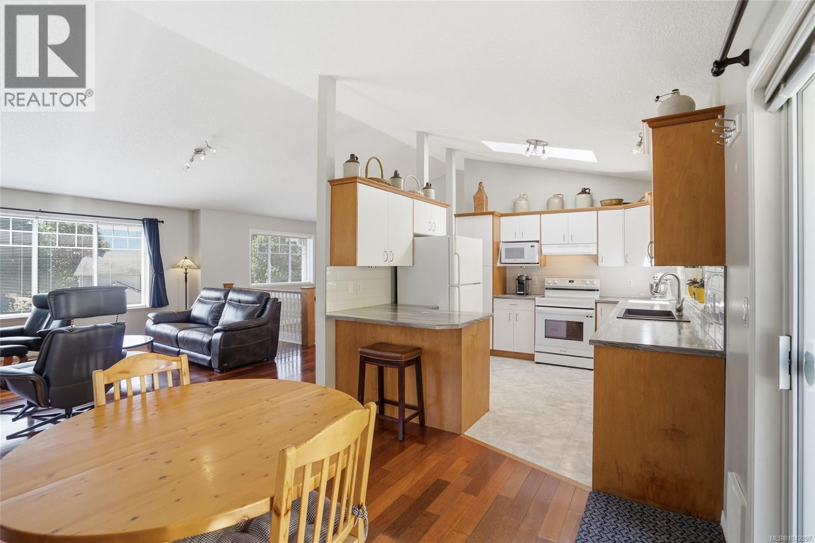 339 Nottingham Dr - 9