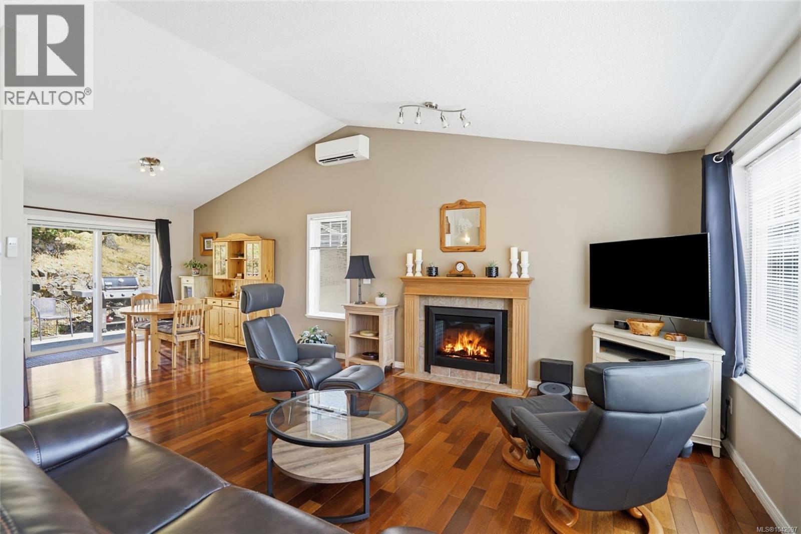 339 Nottingham Dr - 6