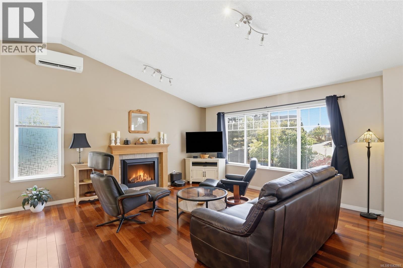 339 Nottingham Dr - 8