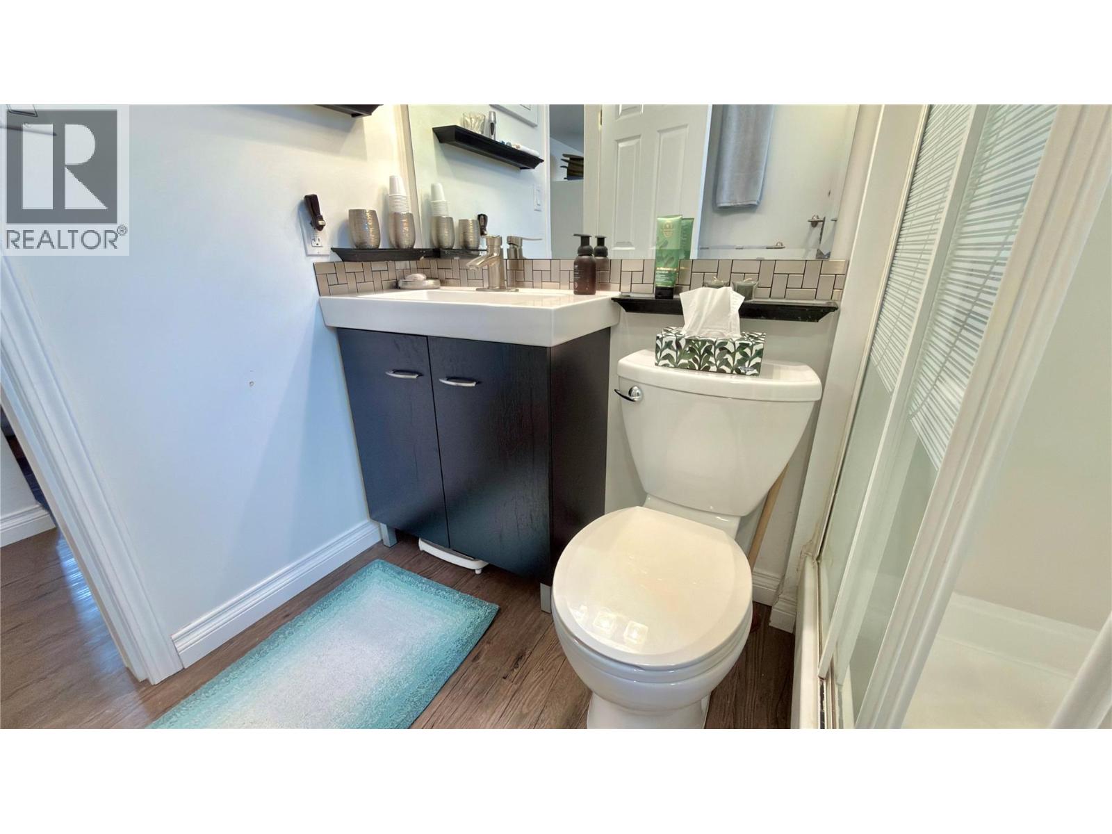 461 Eighth Avenue - 52