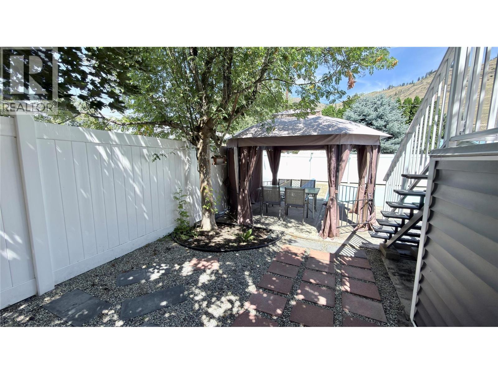 461 Eighth Avenue - 17