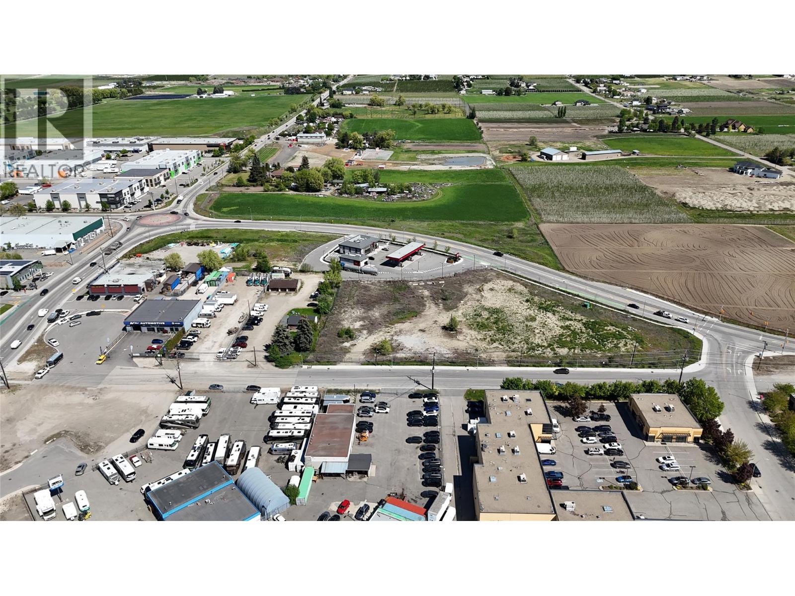  2080 Rutland Road North, Kelowna