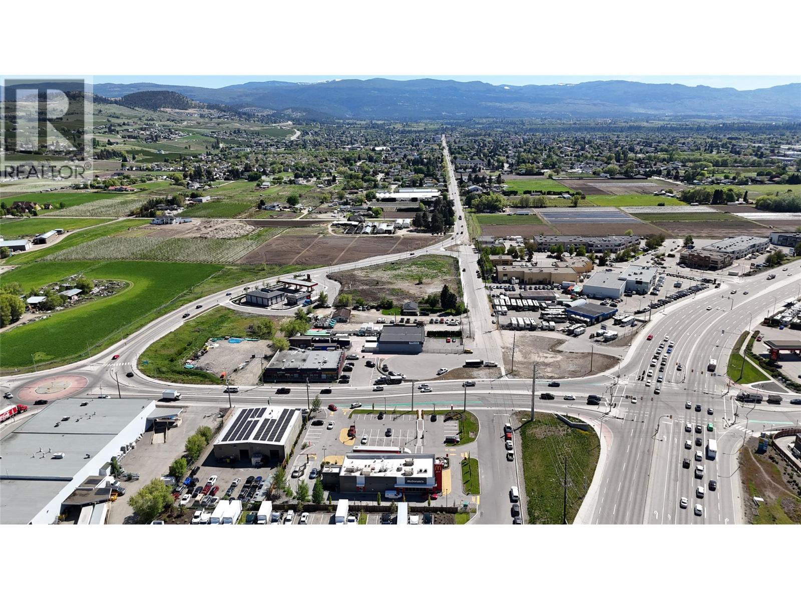  2080 Rutland Road North, Kelowna