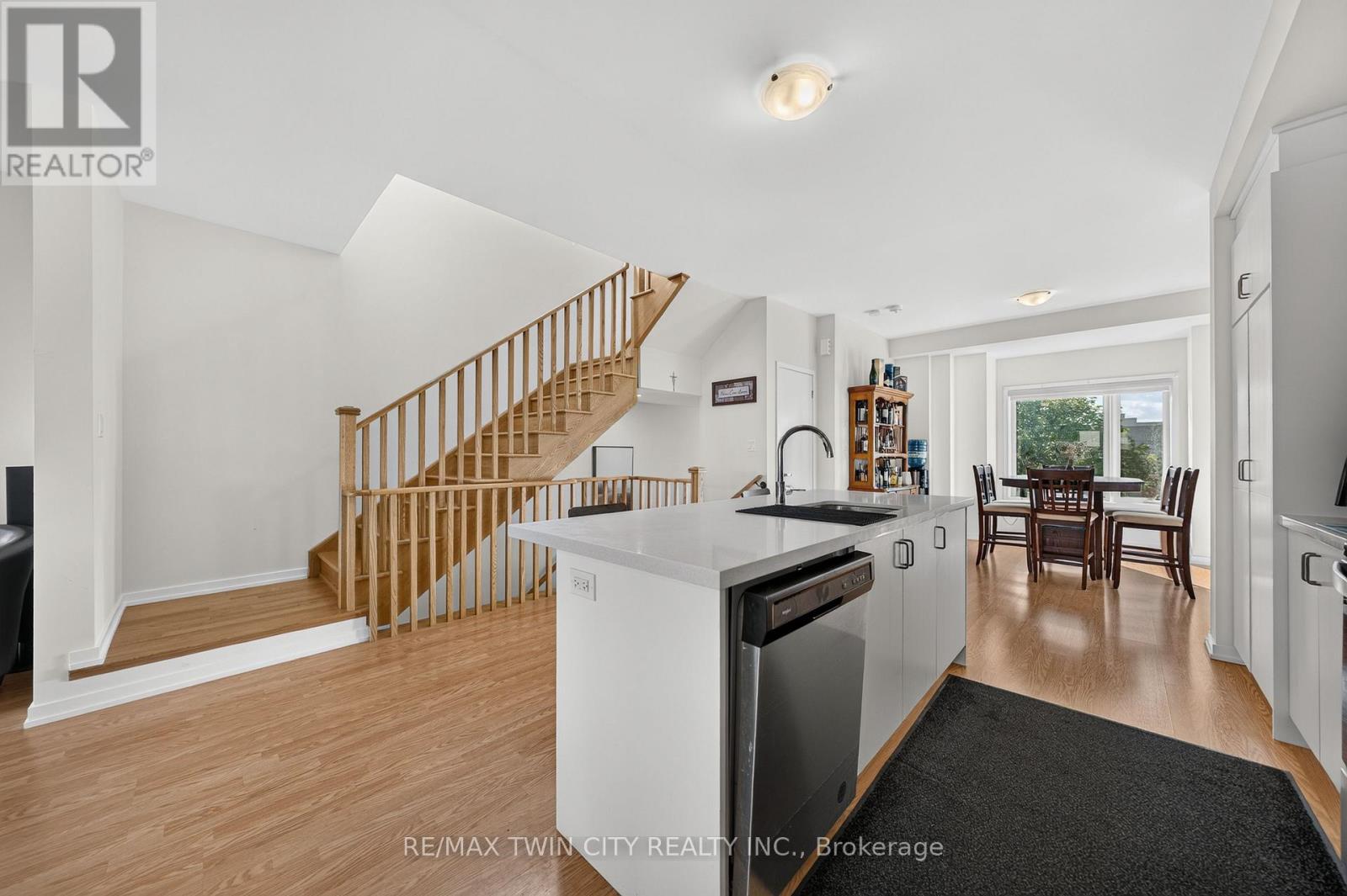 49 LAMBERT LANE - 13