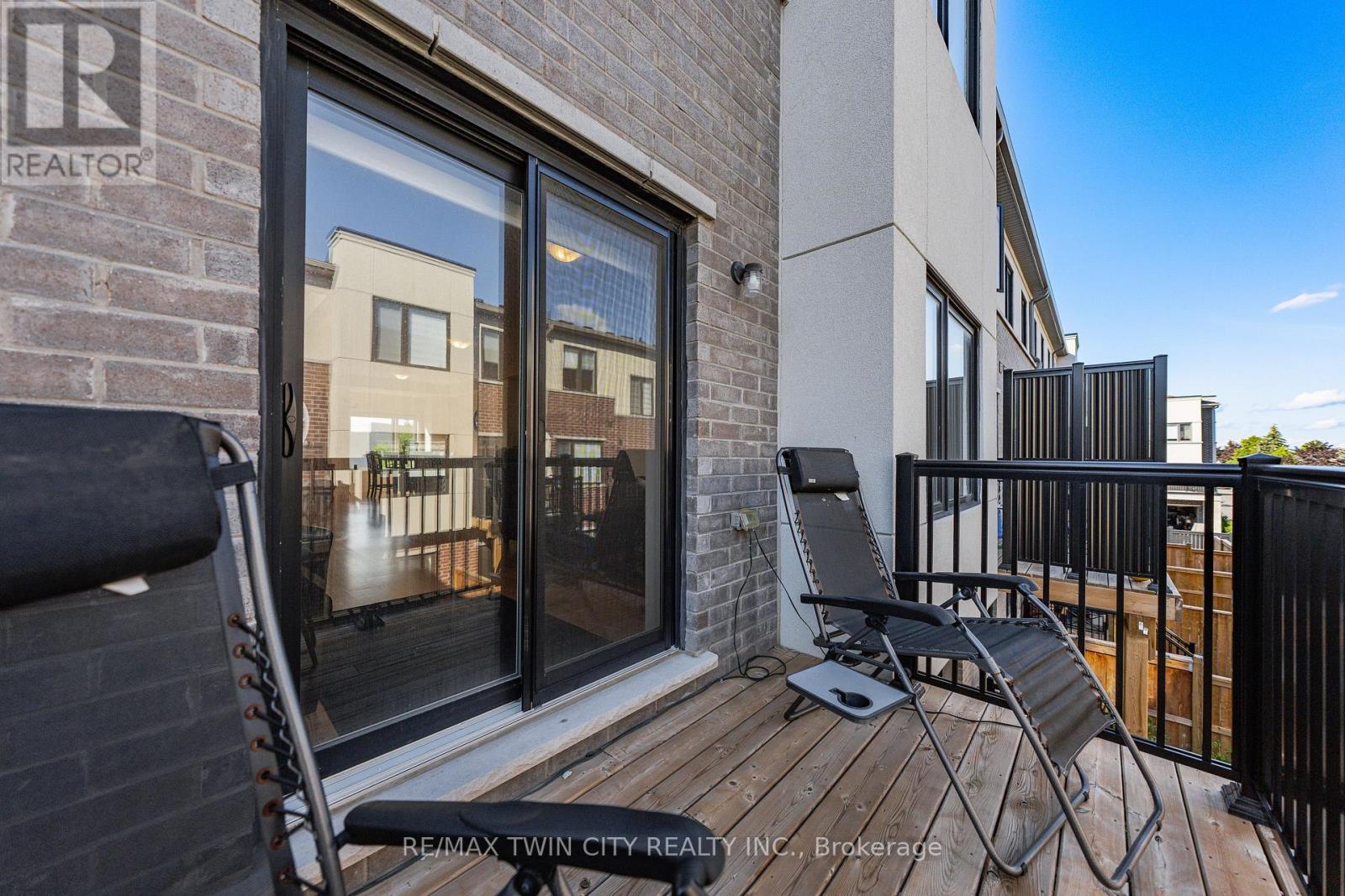 49 LAMBERT LANE - 18