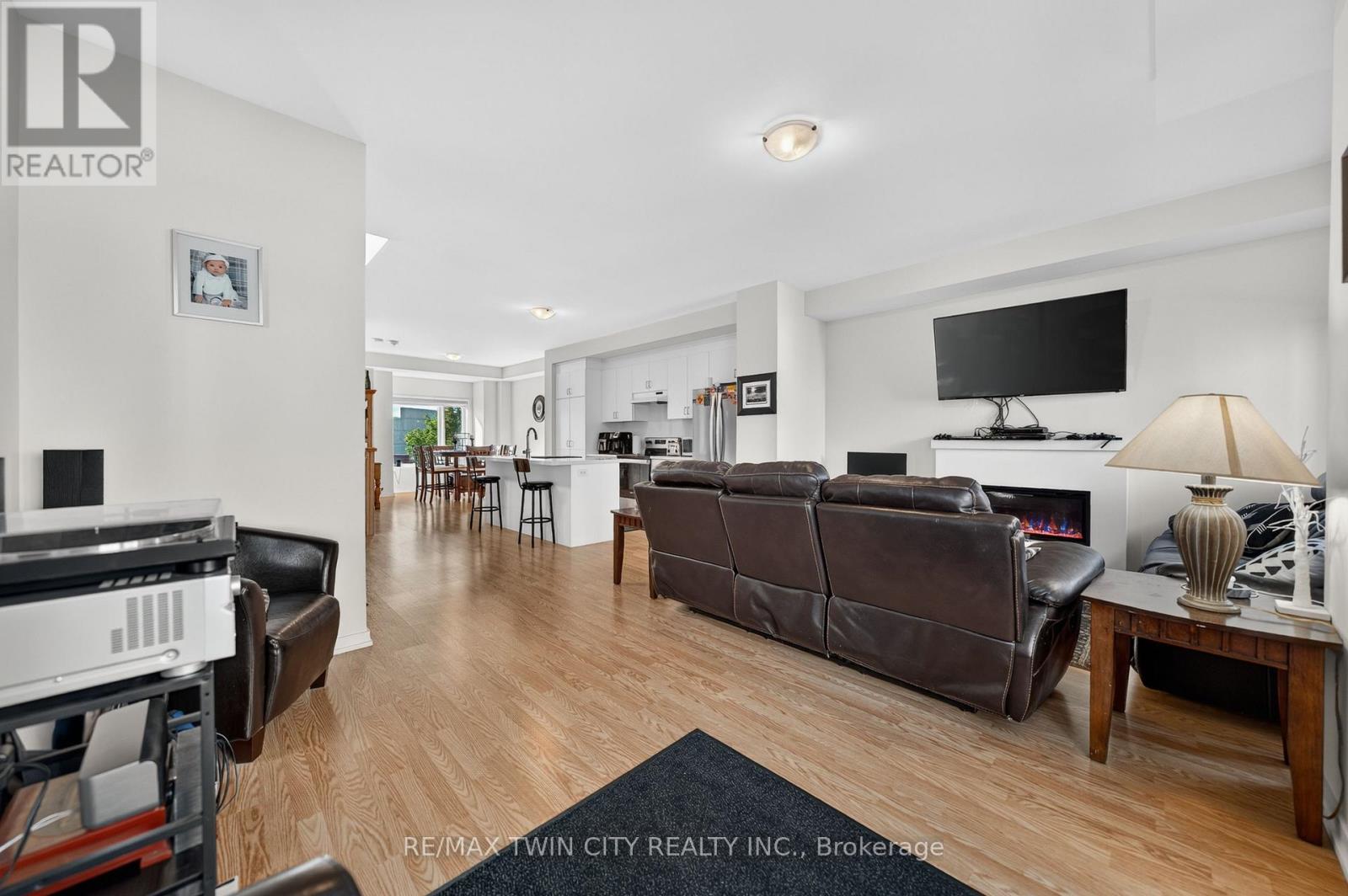 49 LAMBERT LANE - 21