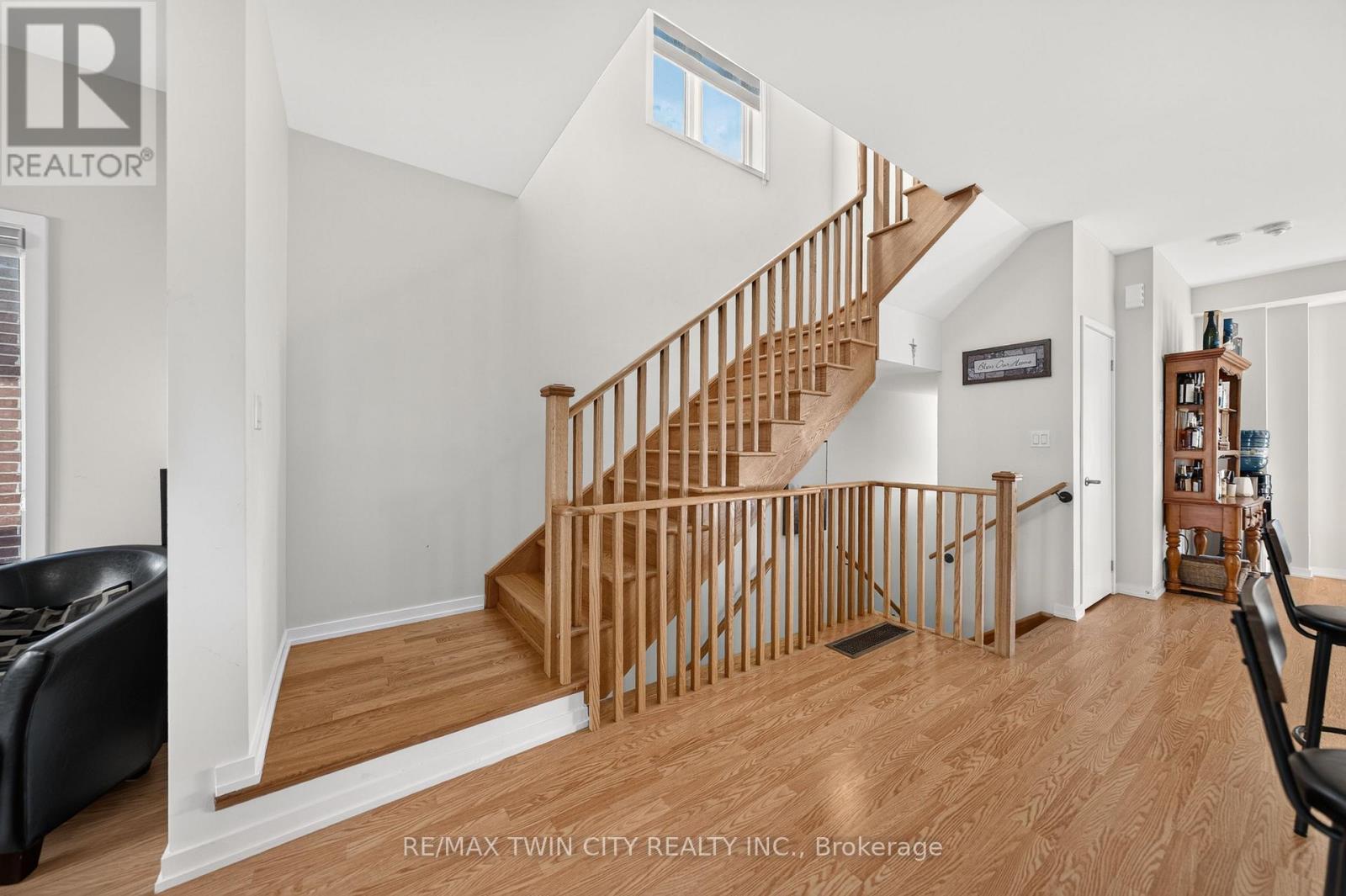 49 LAMBERT LANE - 23