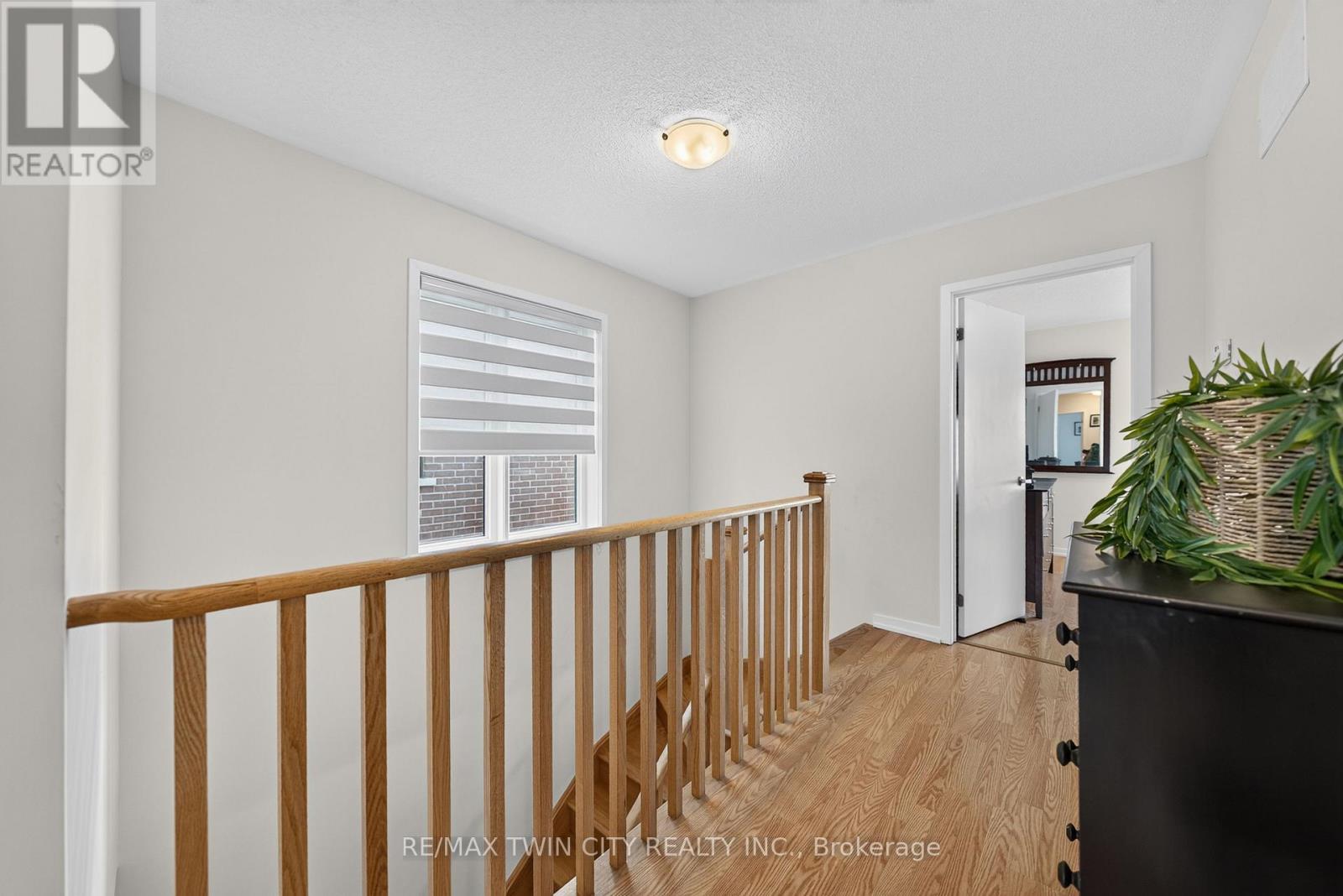 49 LAMBERT LANE - 26