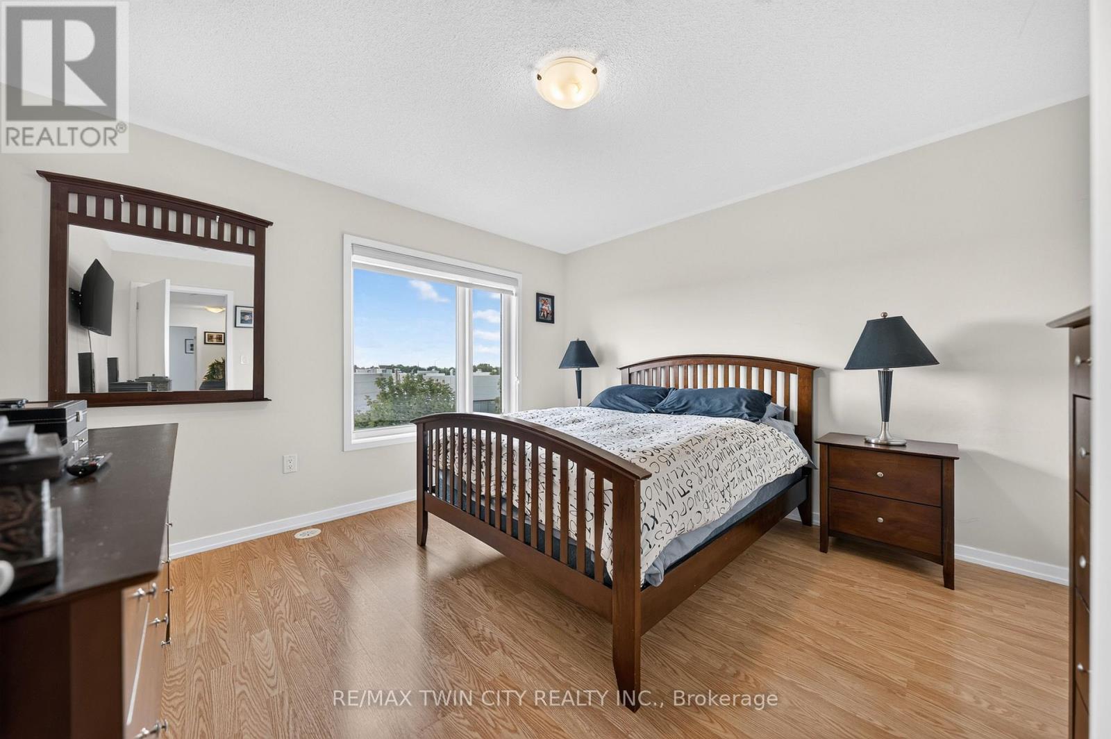 49 LAMBERT LANE - 27