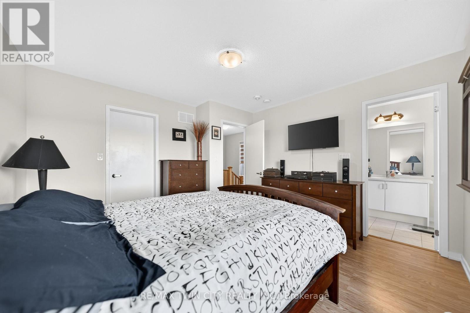 49 LAMBERT LANE - 28