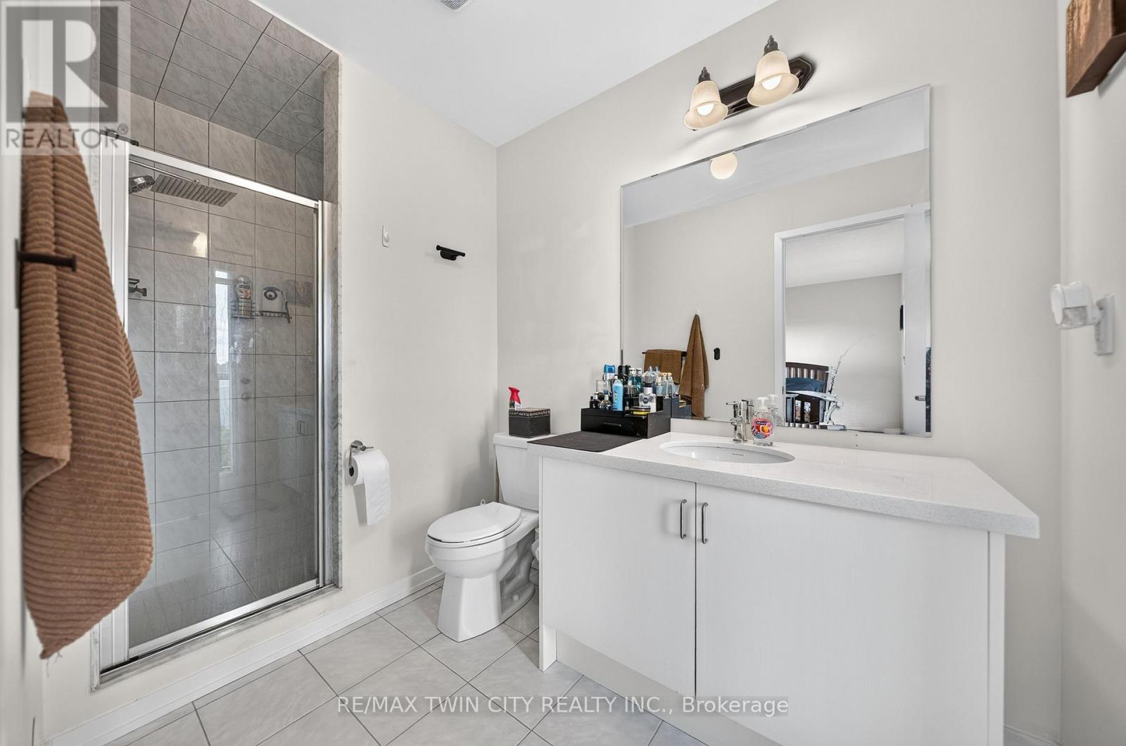 49 LAMBERT LANE - 29
