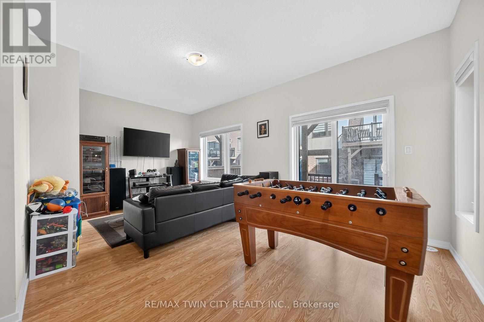 49 LAMBERT LANE - 39