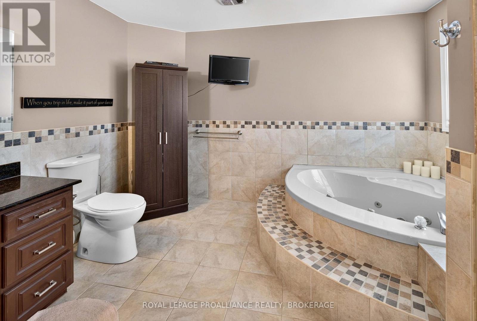 605 FERNMOOR DRIVE - 21