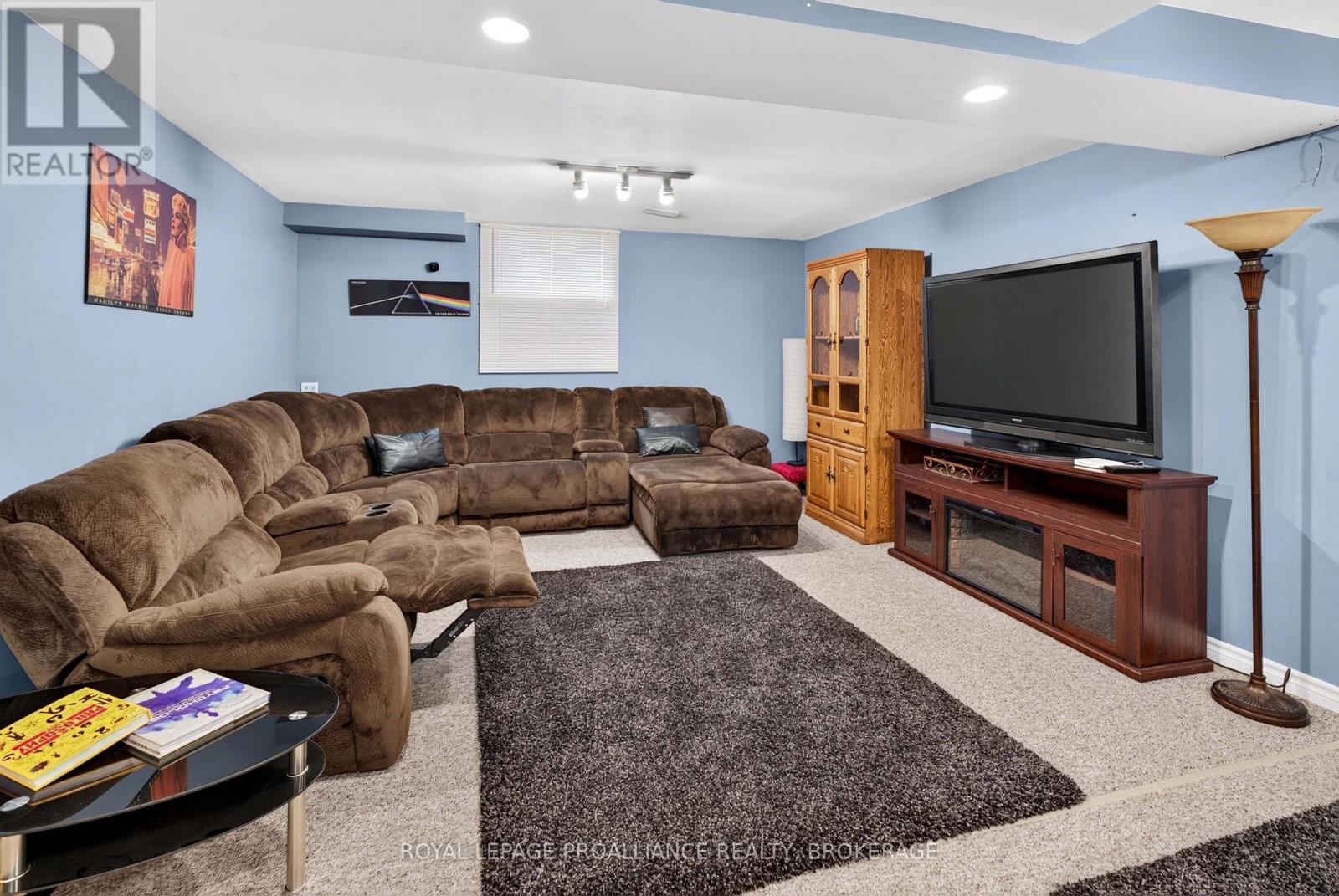605 FERNMOOR DRIVE - 31
