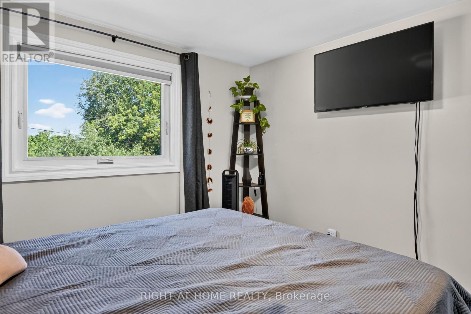 541 RIVER ROAD S - 12