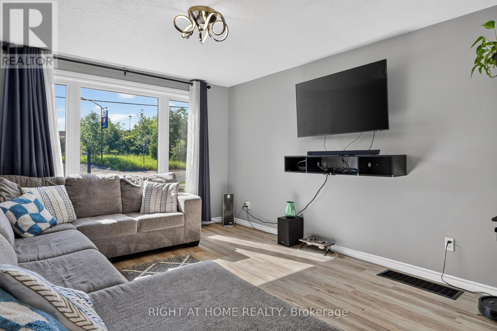 541 RIVER ROAD S - 5