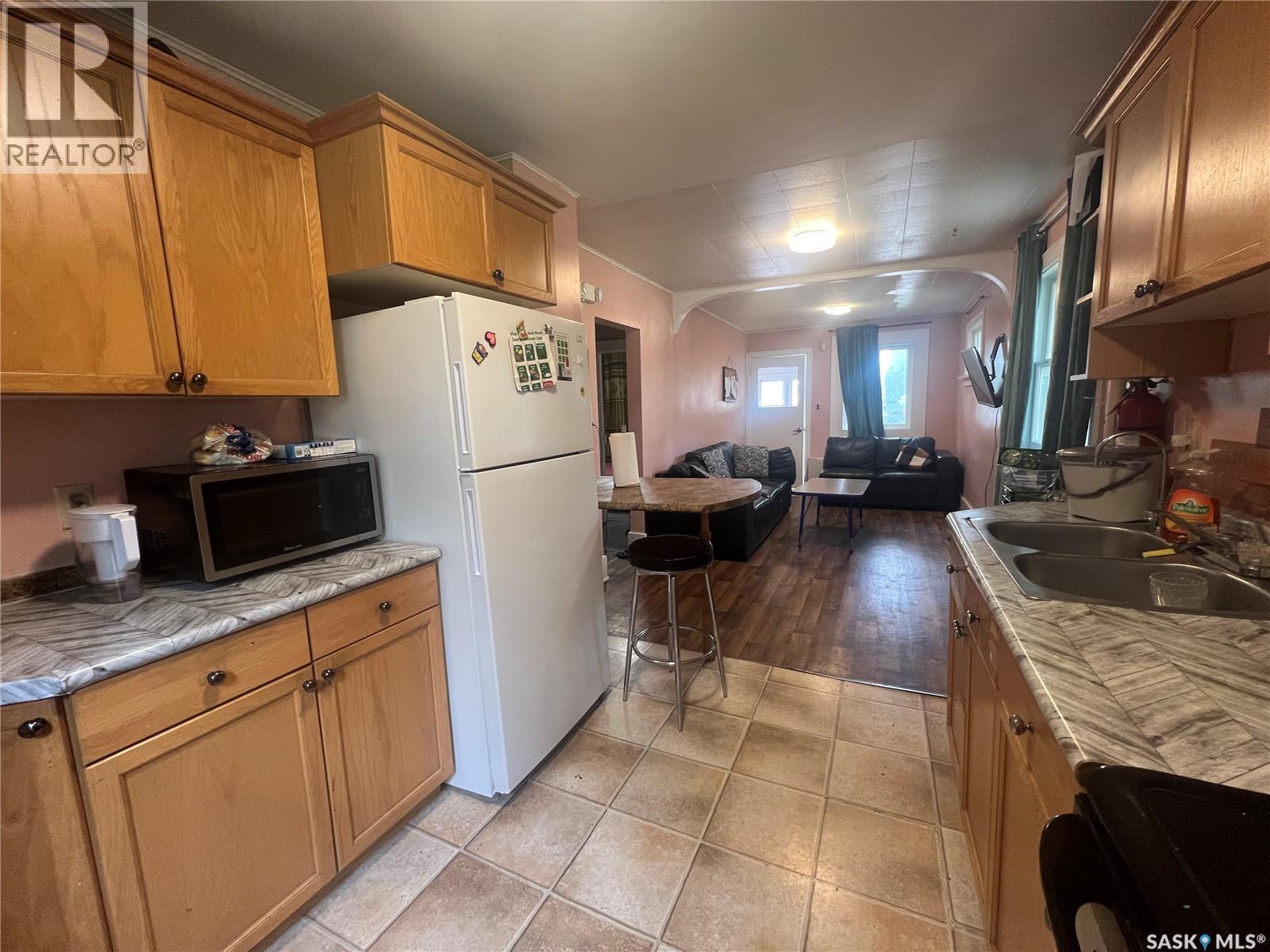 1936 BRODER STREET - 10
