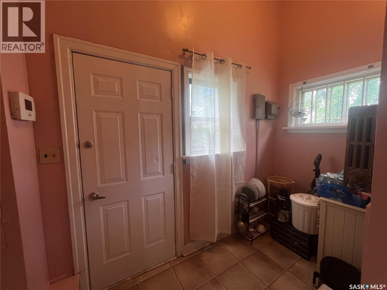 1936 BRODER STREET - 33