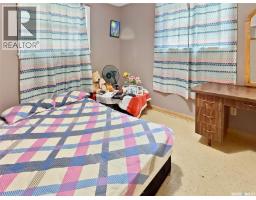 Primary Bedroom - 355 3rd Avenue Se, Swift Current, SK S9H3K6 Photo 12