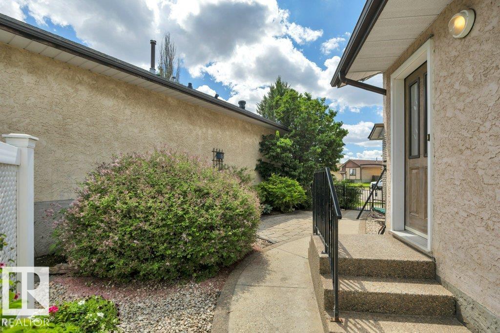 17927 92A ST NW - 35