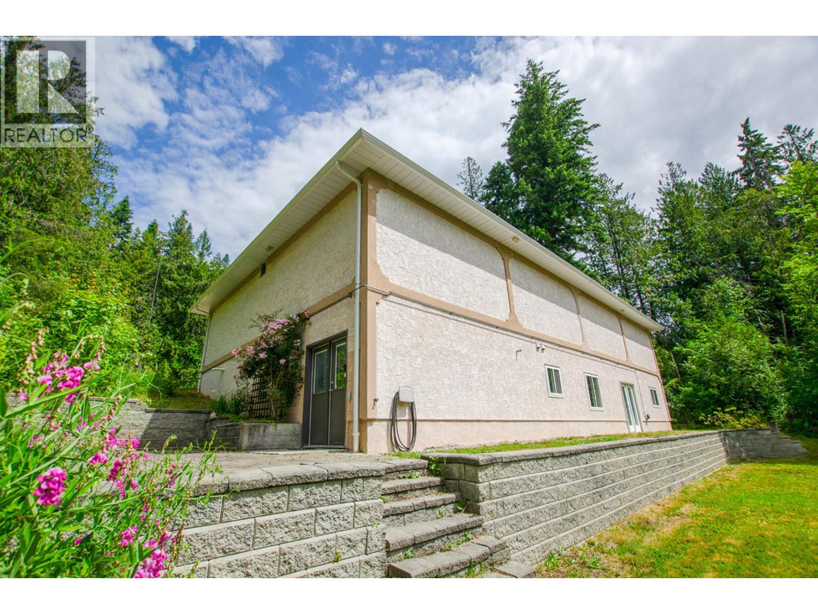 5648 Longbeach Road - 6