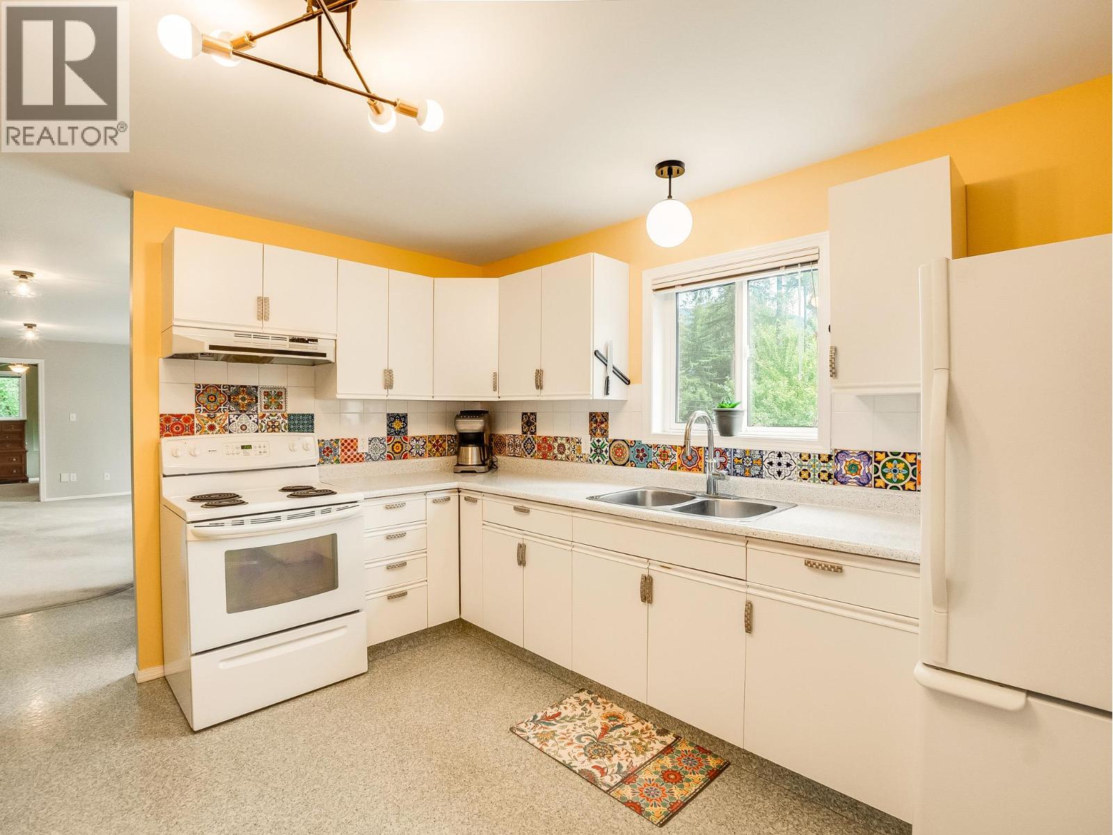 5648 Longbeach Road - 9
