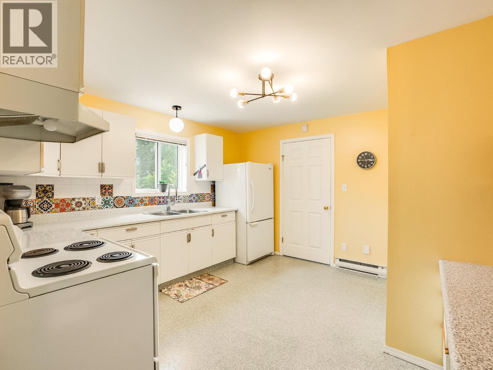 5648 Longbeach Road - 12