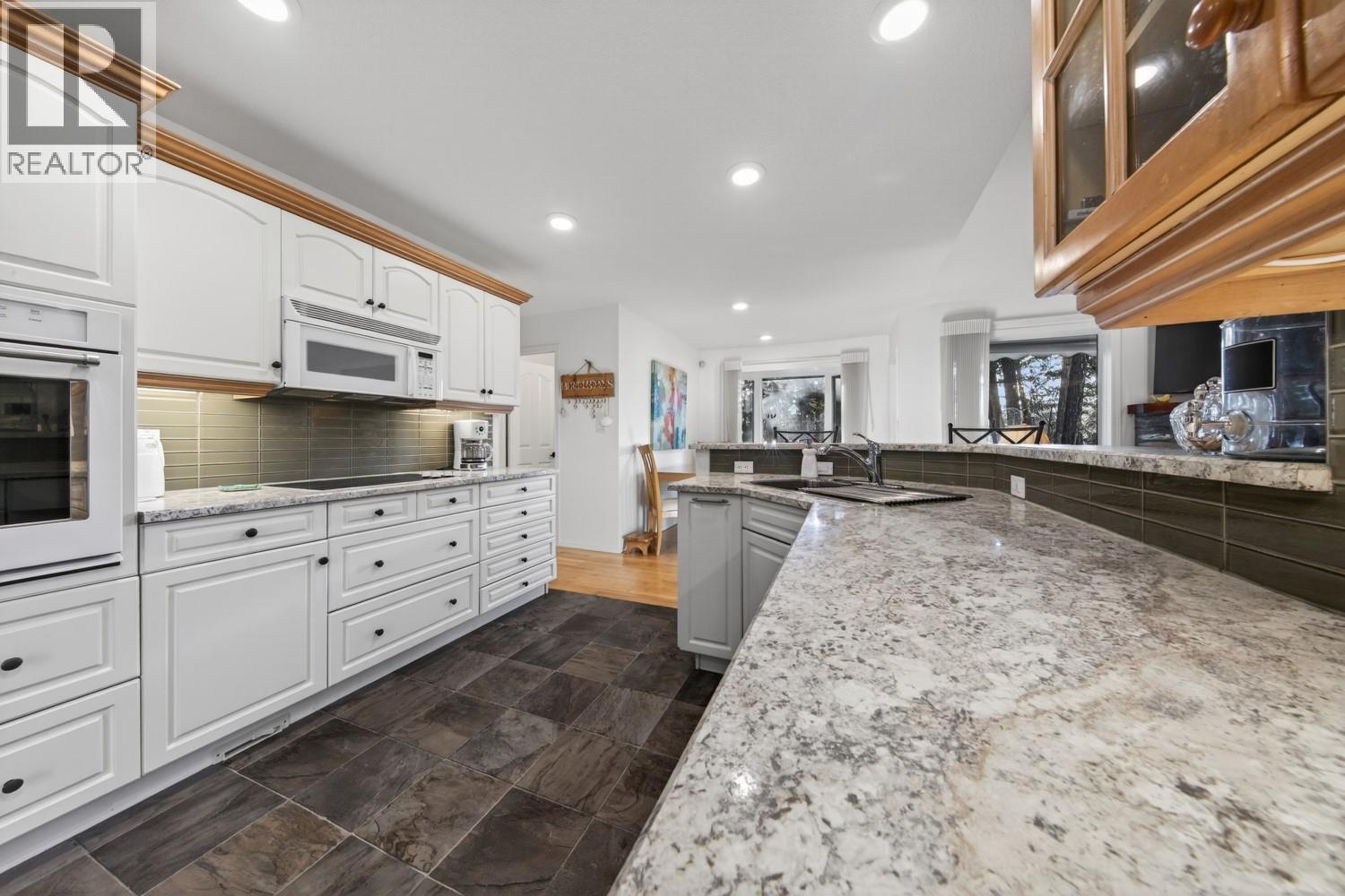 5152 RIVERVIEW Crescent, Fairmont Hot Springs