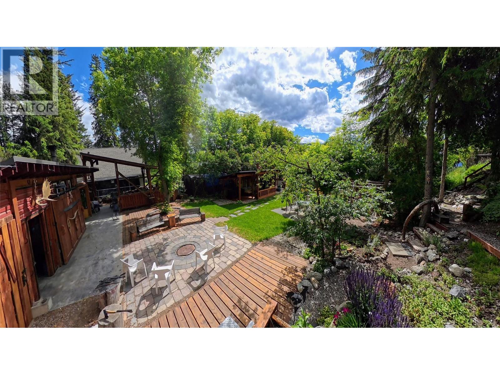 1768 Victoria Avenue - 24
