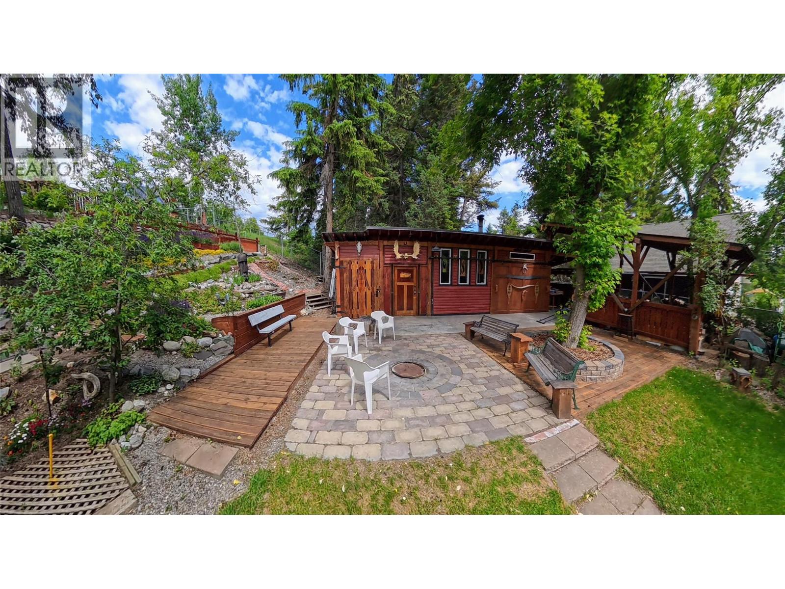 1768 Victoria Avenue - 14