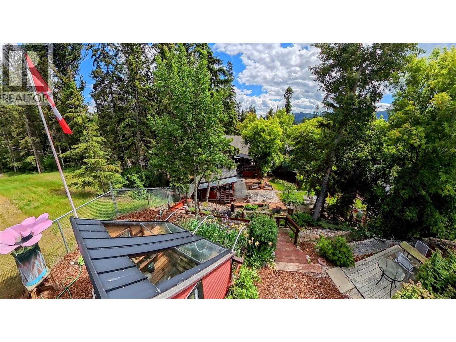 1768 Victoria Avenue - 29