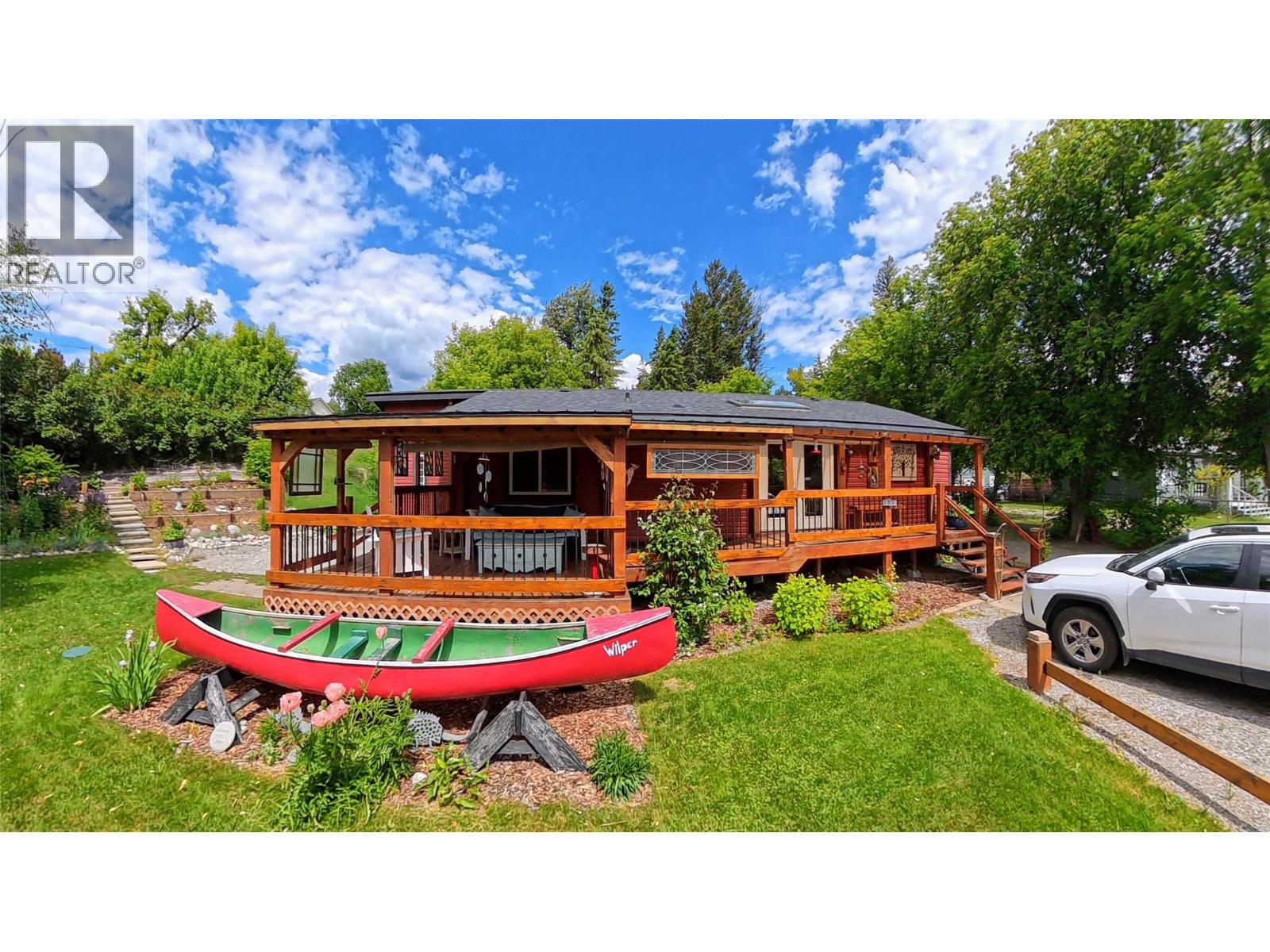 1768 Victoria Avenue - 2