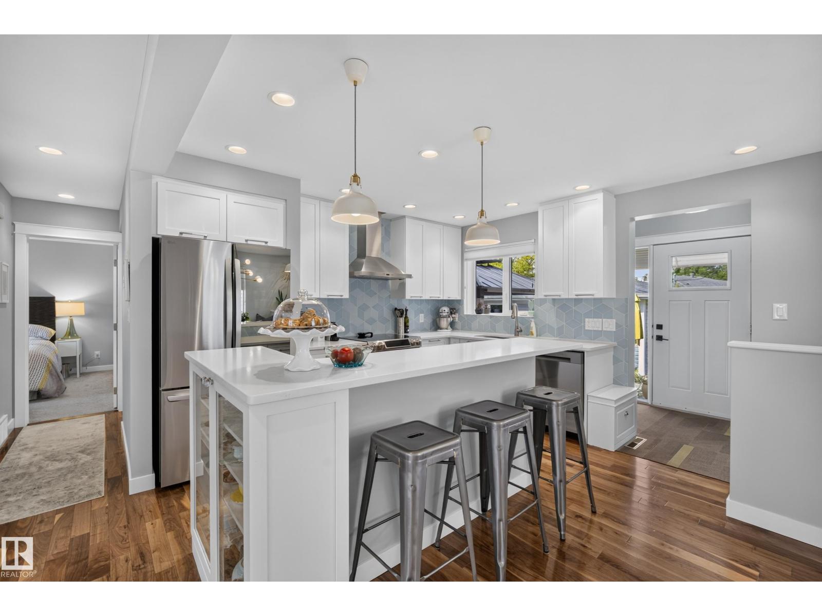 10804 135 ST NW - photo 4