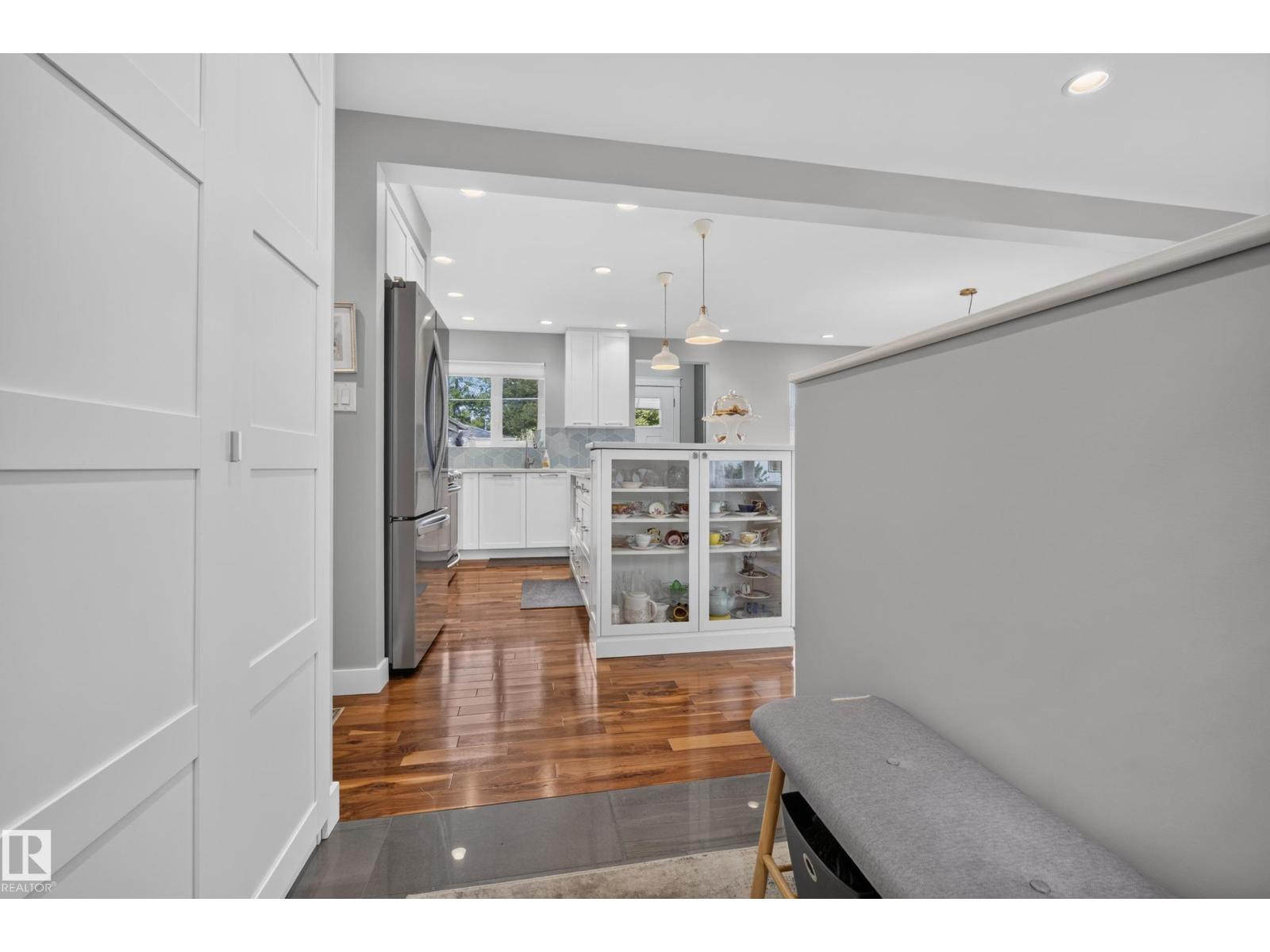 10804 135 ST NW - photo 2