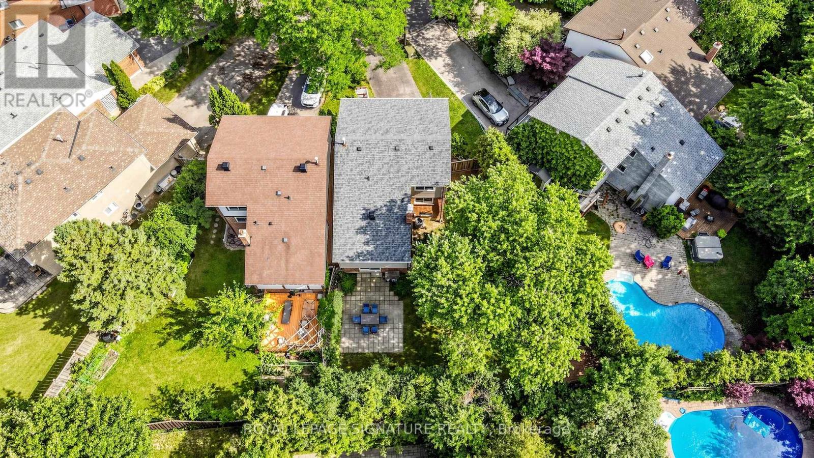 12 LINTON COURT - 18