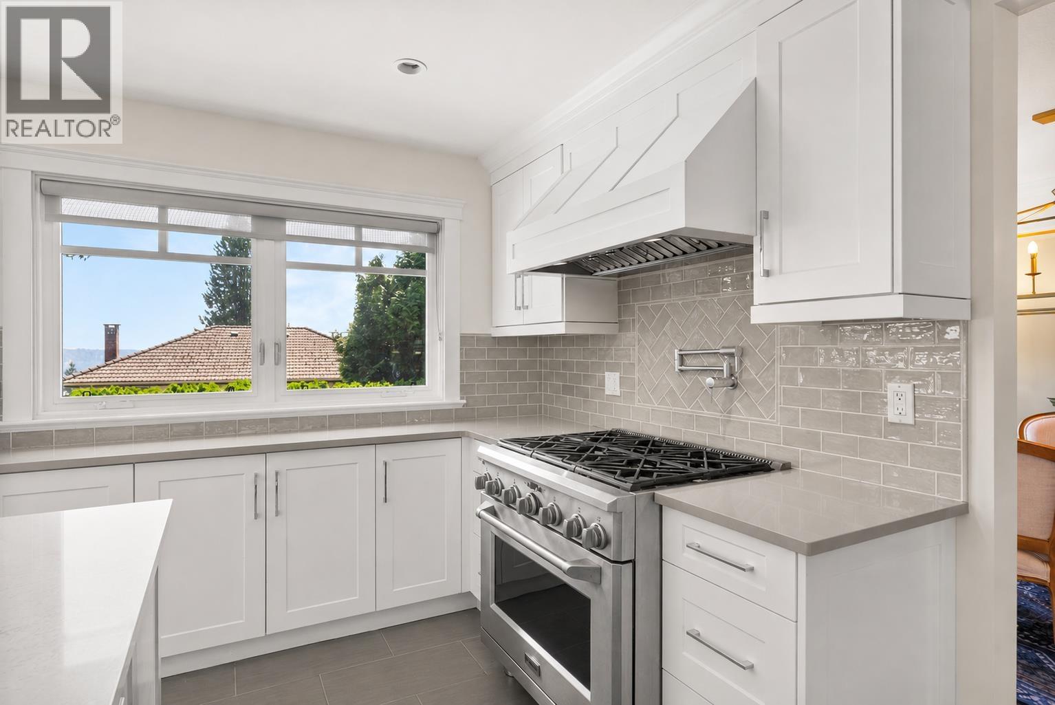 366 BALFOUR DRIVE, Coquitlam